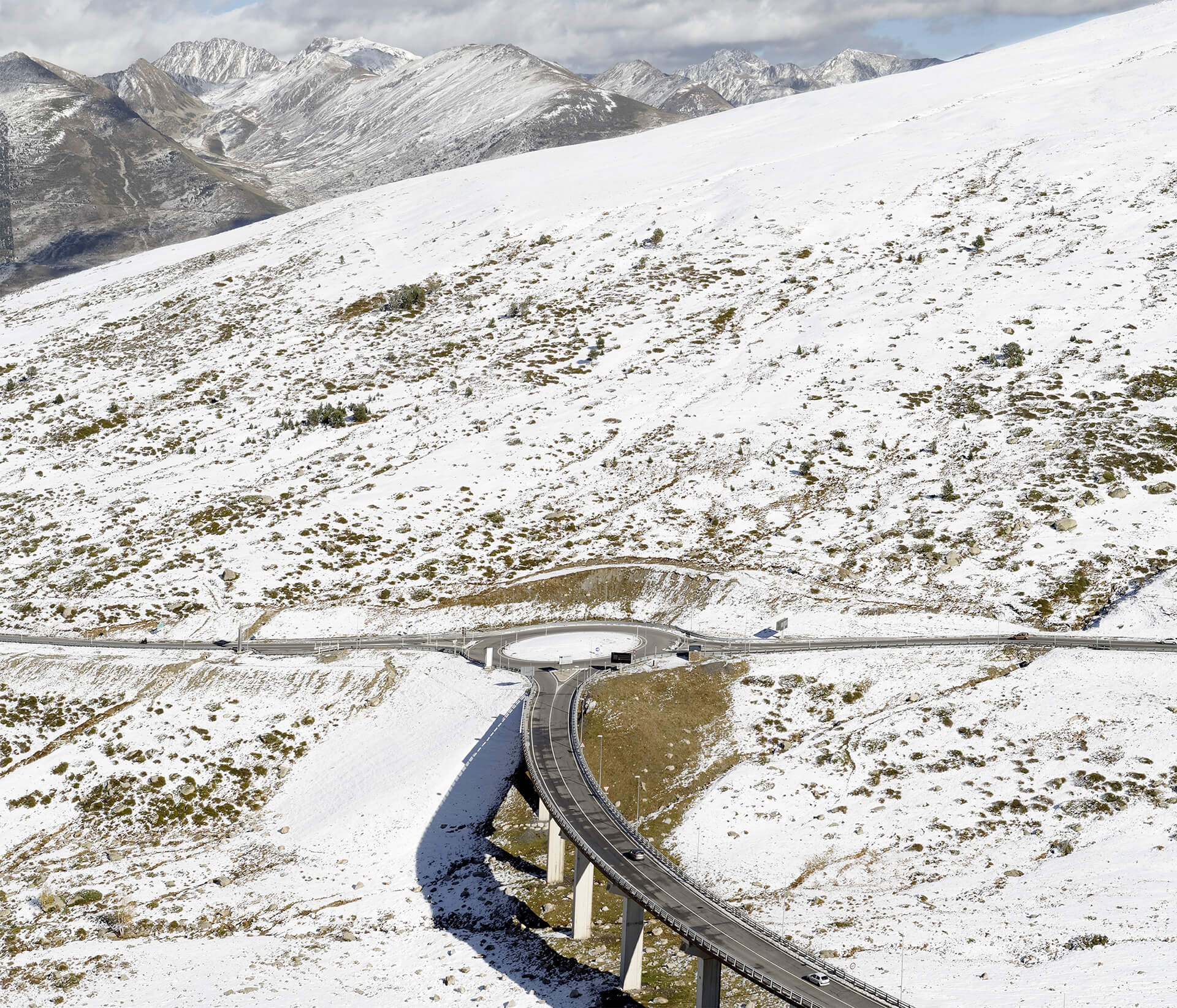 Important réseau routier d'Andorre pour répondre au flux des touristes.